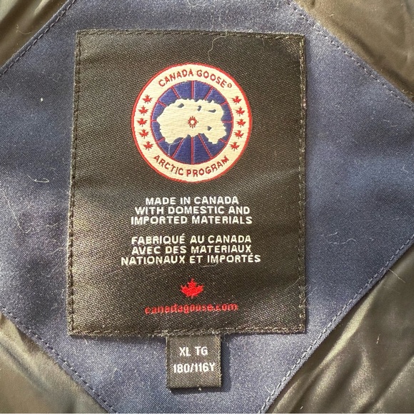 Canada Goose Carson Quilted Hooded Parka - Picture 12 of 15